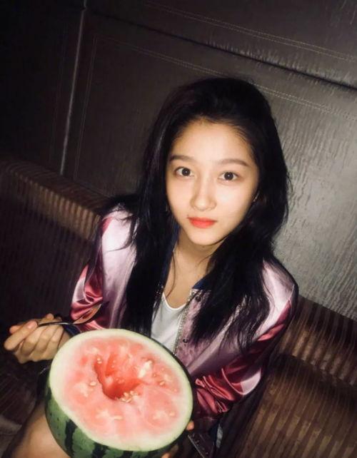 小晗吃瓜,揭秘娱乐圈那些不为人知的幕后故事